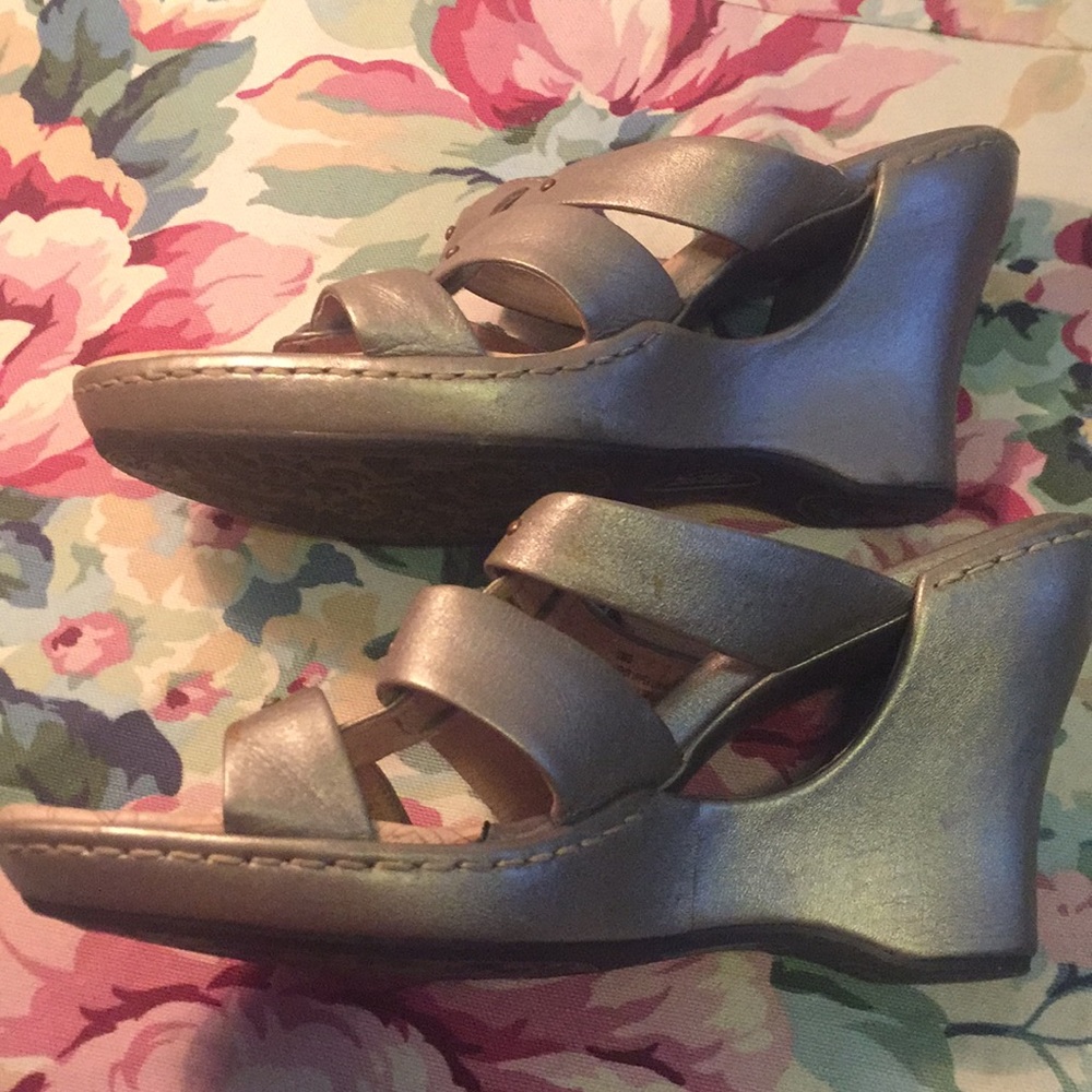 Metallic Olive Step-In Wedges.